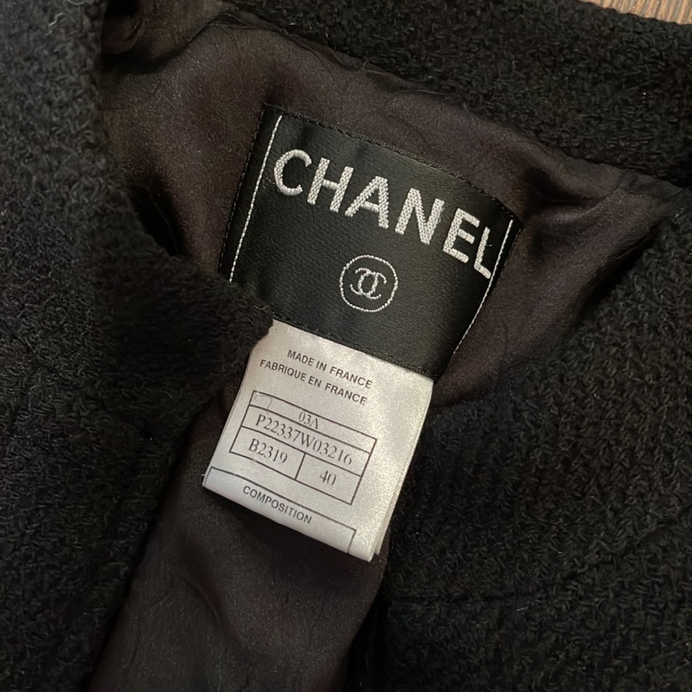 Chanel tweed jacket - Picture 2 of 9